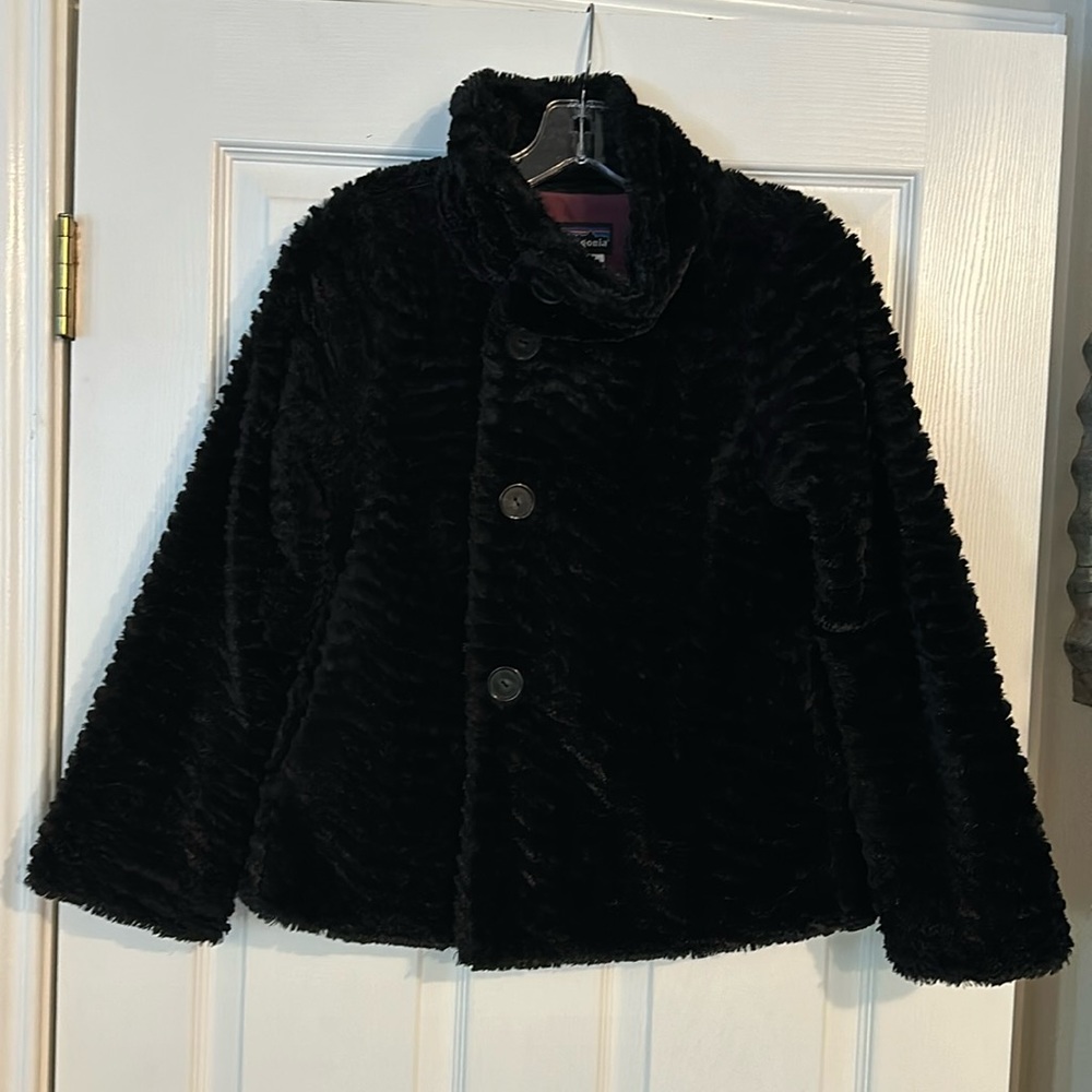 Patagonia girls peacoat.